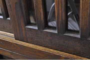 中古　葉山ガーデン(Hayama Classic)　上質な和の空間を演出する格子引き戸の二段重ね水屋箪笥(食器棚、茶箪笥、重ねタンス、キャビネット、収納棚、戸棚、店舗什器)(R-067681)