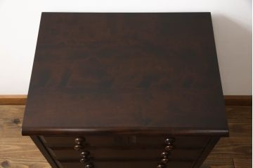 中古　美品　北海道民芸家具　直線的なフォルムとシックな色合いが美しいサイドチェスト(引き出し、洋服タンス)(R-067683)