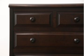 中古　美品　北海道民芸家具　直線的なフォルムとシックな色合いが美しいサイドチェスト(引き出し、洋服タンス)(R-067683)