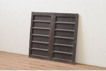 アンティーク建具　古き時代の味わいが魅力的な横桟板戸窓2枚セット(引き戸、格子戸、舞良戸)(R-067688)