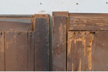 アンティーク建具　古き時代の味わいが魅力的な横桟板戸窓2枚セット(引き戸、格子戸、舞良戸)(R-067688)