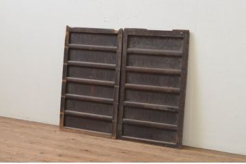 アンティーク建具　和モダンな空間作りにおすすめな横桟の板戸窓2枚セット(引き戸、格子戸、舞良戸)(R-067689)