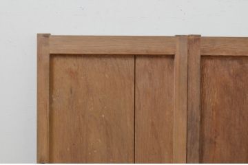 アンティーク建具　素朴な木味が懐かしさを感じさせる板戸窓2枚セット(引き戸)(R-067690)