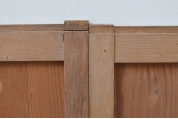 アンティーク建具　素朴な木味が懐かしさを感じさせる板戸窓2枚セット(引き戸)(R-067690)