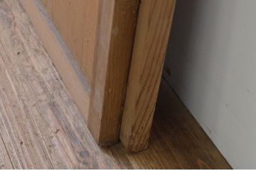 アンティーク建具　素朴な木味が懐かしさを感じさせる板戸窓2枚セット(引き戸)(R-067690)