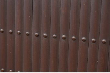 アンティーク建具　上手物!!　存在感のある漆塗り縦格子入り板戸窓2枚セット(引き戸、格子戸、鎧戸、水屋箪笥)(R-067700)