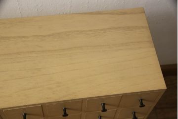 和製ビンテージ　小物収納に便利な引き出し22杯の薬箪笥(薬タンス、チェスト、引き出し、店舗什器、百味箪笥、百目箪笥、ヴィンテージ)(R-067732)