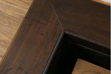 和製アンティーク　重厚!!　総欅(ケヤキ)材　力強い杢目と黒タンのアクセントが目を惹く関西火鉢(囲炉裏、長火鉢、木製火鉢、座卓、ローテーブル、コクタン、黒檀)(R-067736)