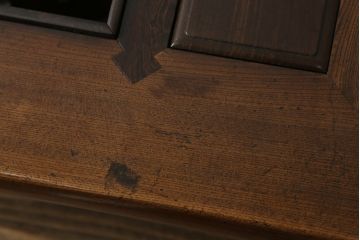 和製アンティーク　重厚!!　総欅(ケヤキ)材　力強い杢目と黒タンのアクセントが目を惹く関西火鉢(囲炉裏、長火鉢、木製火鉢、座卓、ローテーブル、コクタン、黒檀)(R-067736)