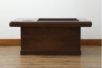 和製アンティーク　重厚!!　総欅(ケヤキ)材　力強い杢目と黒タンのアクセントが目を惹く関西火鉢(囲炉裏、長火鉢、木製火鉢、座卓、ローテーブル、コクタン、黒檀)(R-067736)