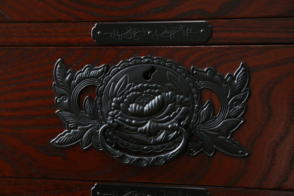 中古　美品　欅産業　漆塗り　仙台箪笥　KC-18　力強い杢目が目を引く中型車箪笥　定価約55万円　(R-067737)