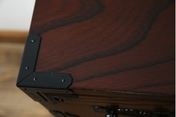 中古　美品　欅産業　漆塗り　仙台箪笥　KC-18　力強い杢目が目を引く中型車箪笥　定価約55万円　(R-067737)