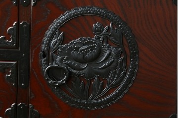 中古　美品　欅産業　漆塗り　仙台箪笥　KC-18　力強い杢目が目を引く中型車箪笥　定価約55万円　(R-067737)