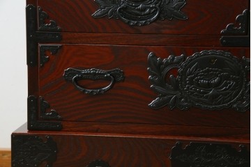 中古　美品　欅産業　漆塗り　仙台箪笥　KC-18　力強い杢目が目を引く中型車箪笥　定価約55万円　(R-067737)