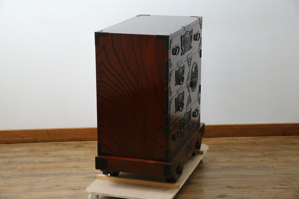 中古　美品　欅産業　漆塗り　仙台箪笥　KC-18　力強い杢目が目を引く中型車箪笥　定価約55万円　(R-067737)