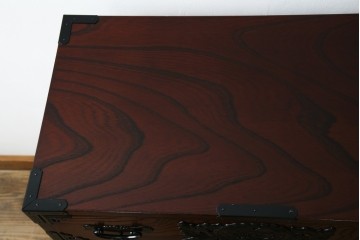 中古　美品　欅産業　漆塗り　仙台箪笥　KC-18　力強い杢目が目を引く中型車箪笥　定価約55万円　(R-067737)