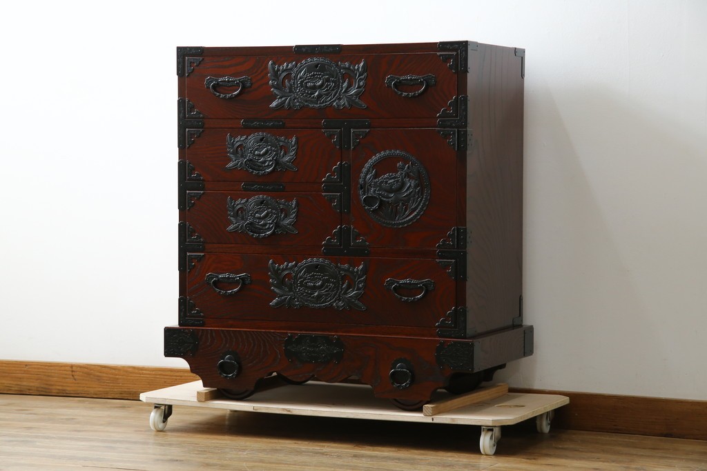 中古　美品　欅産業　漆塗り　仙台箪笥　KC-18　力強い杢目が目を引く中型車箪笥　定価約55万円　(R-067737)