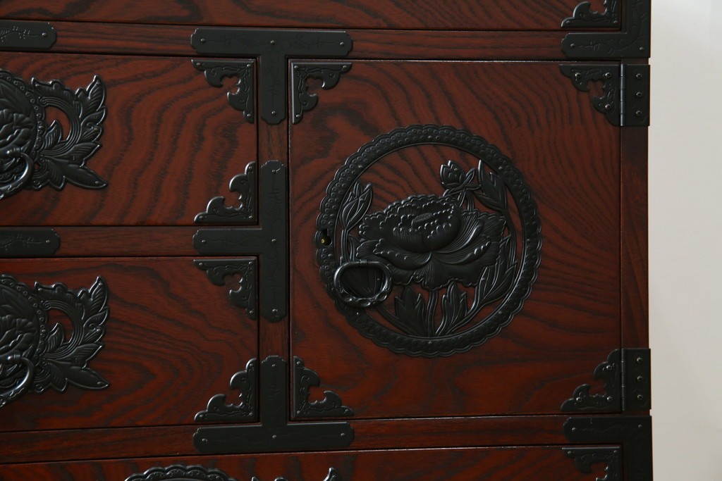 中古　美品　欅産業　漆塗り　仙台箪笥　KC-18　力強い杢目が目を引く中型車箪笥　定価約55万円　(R-067737)