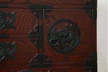 中古　美品　欅産業　漆塗り　仙台箪笥　KC-18　力強い杢目が目を引く中型車箪笥　定価約55万円　(R-067737)