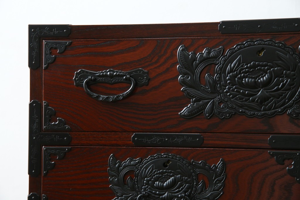 中古　美品　欅産業　漆塗り　仙台箪笥　KC-18　力強い杢目が目を引く中型車箪笥　定価約55万円　(R-067737)