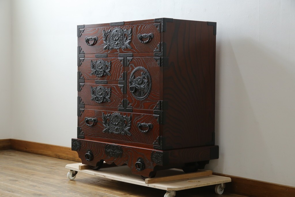 中古　美品　欅産業　漆塗り　仙台箪笥　KC-18　力強い杢目が目を引く中型車箪笥　定価約55万円　(R-067737)