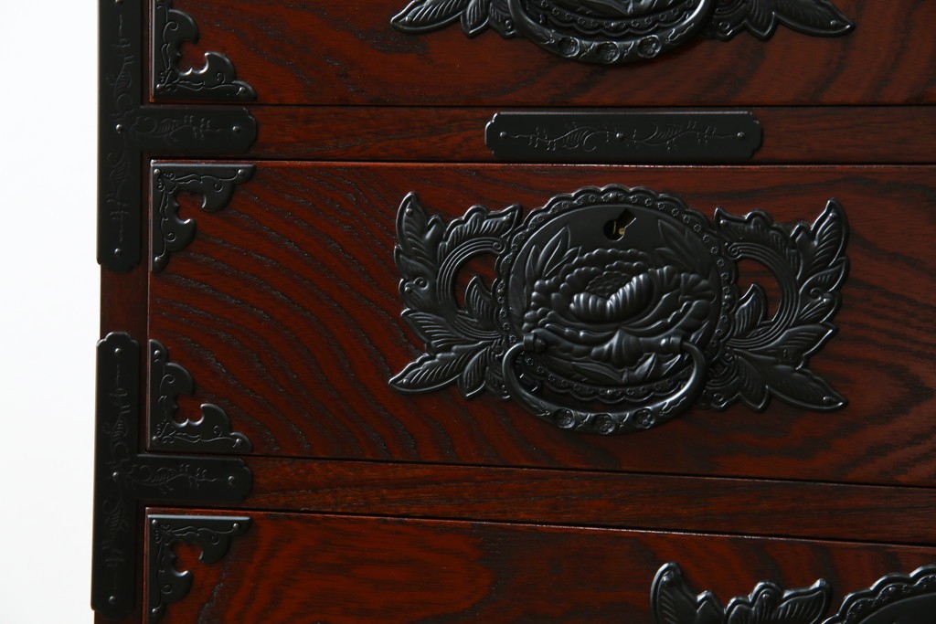 中古　美品　欅産業　漆塗り　仙台箪笥　KC-18　力強い杢目が目を引く中型車箪笥　定価約55万円　(R-067737)