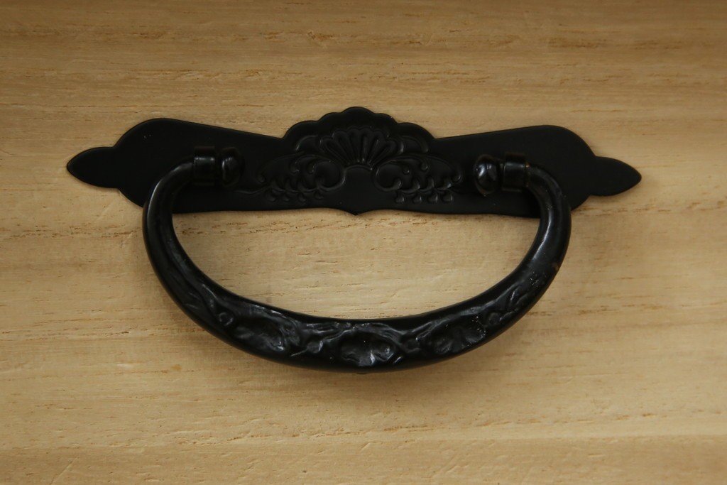 中古　美品　欅産業　漆塗り　仙台箪笥　KC-18　力強い杢目が目を引く中型車箪笥　定価約55万円　(R-067737)