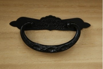 中古　美品　欅産業　漆塗り　仙台箪笥　KC-18　力強い杢目が目を引く中型車箪笥　定価約55万円　(R-067737)