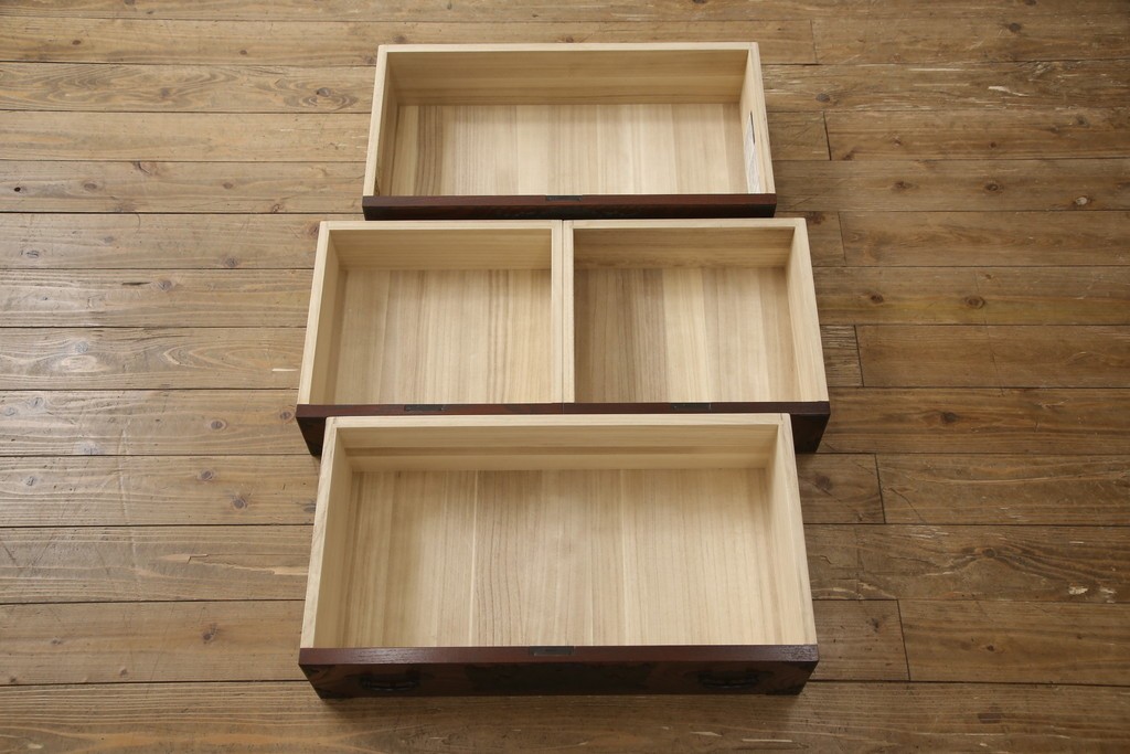 中古　美品　欅産業　漆塗り　仙台箪笥　KC-18　力強い杢目が目を引く中型車箪笥　定価約55万円　(R-067737)