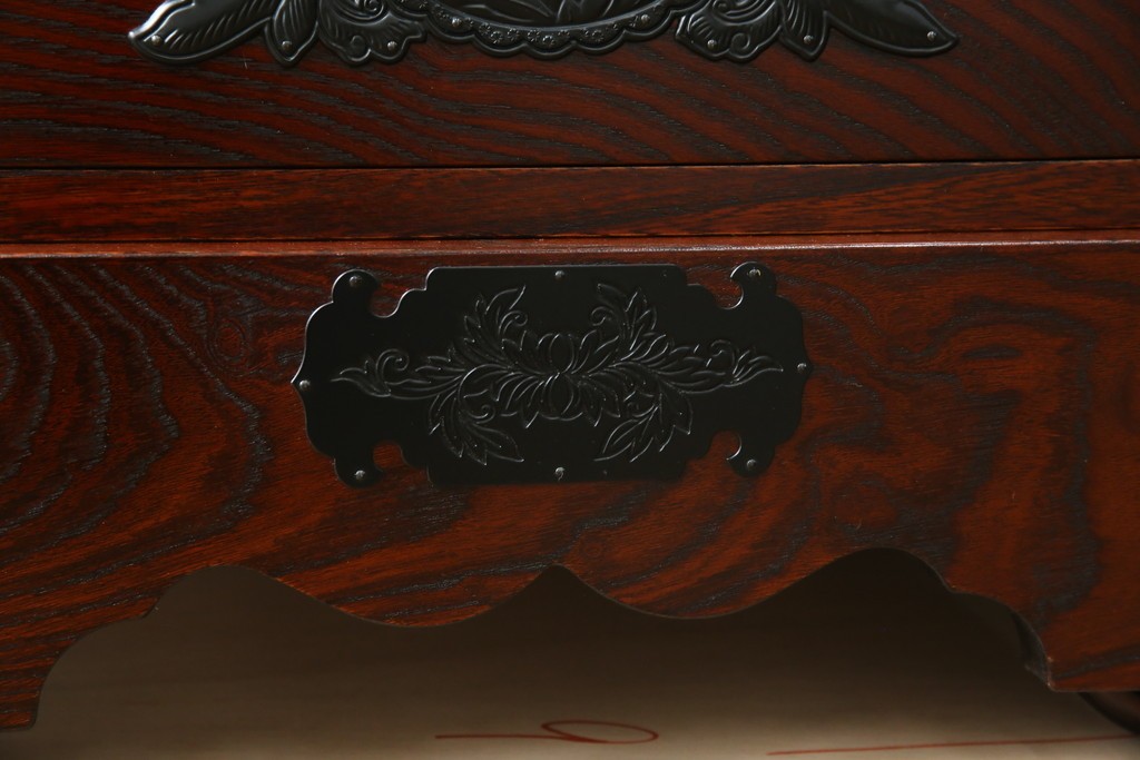 中古　美品　欅産業　漆塗り　仙台箪笥　KC-18　力強い杢目が目を引く中型車箪笥　定価約55万円　(R-067737)