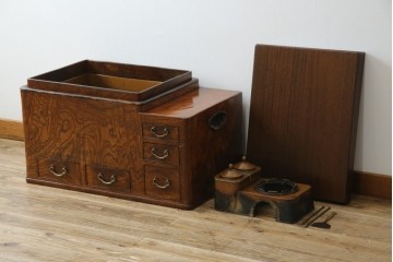 和製アンティーク　総欅(ケヤキ)材　和の趣漂う杢目の素晴らしい長火鉢　(R-067741)