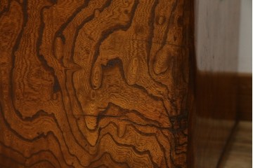 和製アンティーク　総欅(ケヤキ)材　和の趣漂う杢目の素晴らしい長火鉢　(R-067741)