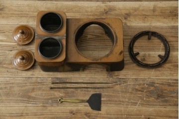 和製アンティーク　総欅(ケヤキ)材　和の趣漂う杢目の素晴らしい長火鉢　(R-067741)