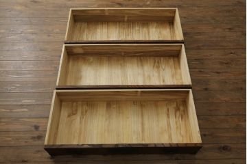 中古　岩谷堂箪笥　天板リメイク　南部鉄器金具　重厚かつ上品な佇まいのローチェスト(ローボード、サイドボード、リビングボード、テレビ台、テレビボード、引き出し、和箪笥、収納タンス)(R-067743)
