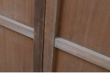 アンティーク建具　経年を感じさせる木味が魅力の小さな板戸窓4枚セット(引き戸)(R-067758)