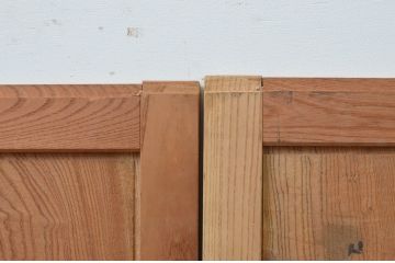 アンティーク建具　総欅(ケヤキ)材　経年を感じさせる木味が魅力の板戸窓2枚セット(引き戸)(R-067761)
