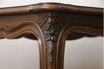 中古　美品　カリモク家具(karimoku)　domani(ドマーニ)　Louis(ルイ)XVシリーズ　優雅な佇まいが魅力的なダイニングテーブル(食卓、6人掛け、8人掛け)(定価約55万円)(R-067769)