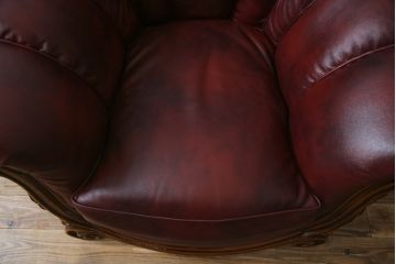 中古　イタリア高級家具　本革　貝殻のようなシェルバックのデザインがお洒落な1人掛けレザーソファ(ラウンジチェア、アームソファ、一人掛けソファ、パーソナルチェア)(R-067770)