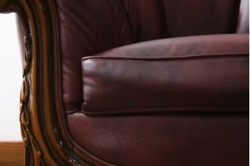 中古　イタリア高級家具　本革　貝殻のようなシェルバックのデザインがお洒落な1人掛けレザーソファ(ラウンジチェア、アームソファ、一人掛けソファ、パーソナルチェア)(R-067770)