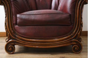 中古　イタリア高級家具　本革　貝殻のようなシェルバックのデザインがお洒落な1人掛けレザーソファ(ラウンジチェア、アームソファ、一人掛けソファ、パーソナルチェア)(R-067770)