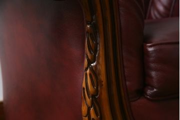 中古　イタリア高級家具　本革　貝殻のようなシェルバックのデザインがお洒落な1人掛けレザーソファ(ラウンジチェア、アームソファ、一人掛けソファ、パーソナルチェア)(R-067770)