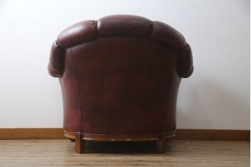 中古　イタリア高級家具　本革　貝殻のようなシェルバックのデザインがお洒落な1人掛けレザーソファ(ラウンジチェア、アームソファ、一人掛けソファ、パーソナルチェア)(R-067770)