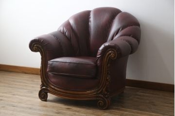 中古　イタリア高級家具　本革　貝殻のようなシェルバックのデザインがお洒落な1人掛けレザーソファ(ラウンジチェア、アームソファ、一人掛けソファ、パーソナルチェア)(R-067771)
