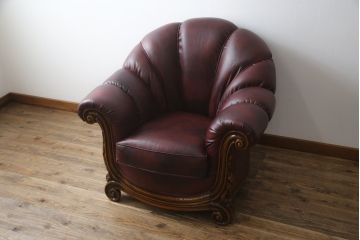 中古　イタリア高級家具　本革　貝殻のようなシェルバックのデザインがお洒落な1人掛けレザーソファ(ラウンジチェア、アームソファ、一人掛けソファ、パーソナルチェア)(R-067771)