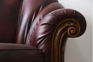 中古　イタリア高級家具　本革　貝殻のようなシェルバックのデザインがお洒落な1人掛けレザーソファ(ラウンジチェア、アームソファ、一人掛けソファ、パーソナルチェア)(R-067771)