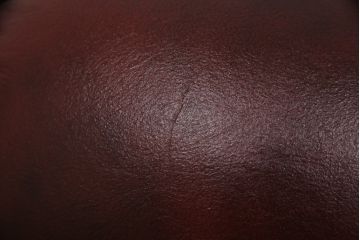 中古　イタリア高級家具　本革　貝殻のようなシェルバックのデザインがお洒落な1人掛けレザーソファ(ラウンジチェア、アームソファ、一人掛けソファ、パーソナルチェア)(R-067771)
