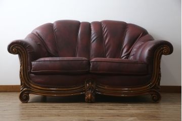 中古　美品　イタリア高級家具　本革　貝殻のようなシェルバックのデザインがお洒落な2人掛けレザーソファ(ラブソファ、二人掛け、アームソファ)(R-067772)