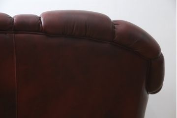 中古　美品　イタリア高級家具　本革　貝殻のようなシェルバックのデザインがお洒落な2人掛けレザーソファ(ラブソファ、二人掛け、アームソファ)(R-067772)