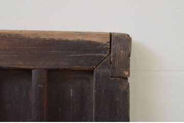 アンティーク建具　杉材　和モダンな空間作りにおすすめな縦桟の板戸窓2枚セット(引き戸、格子戸)(R-067778)