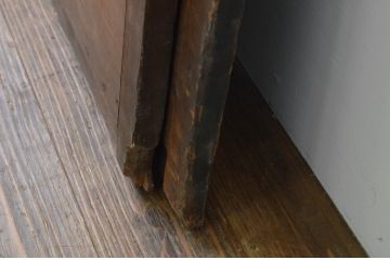 アンティーク建具　杉材　和モダンな空間作りにおすすめな縦桟の板戸窓2枚セット(引き戸、格子戸)(R-067778)